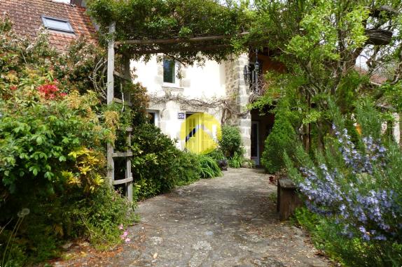 Maison avec terrain 7HA