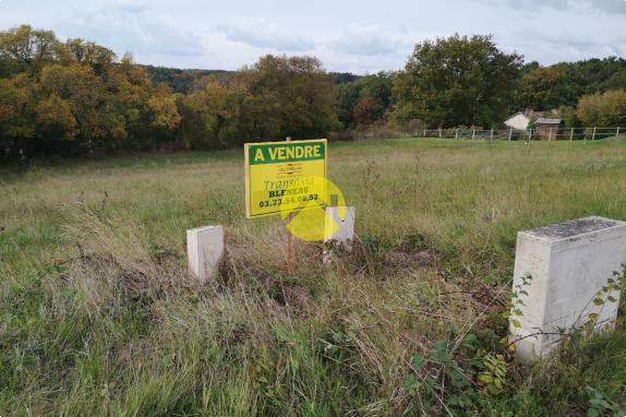 AU CALME TERRAIN A BATIR