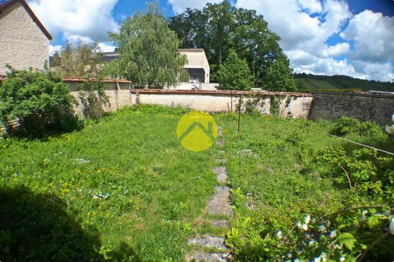 MAISON AVEC JARDIN-COUR-GARAGE
