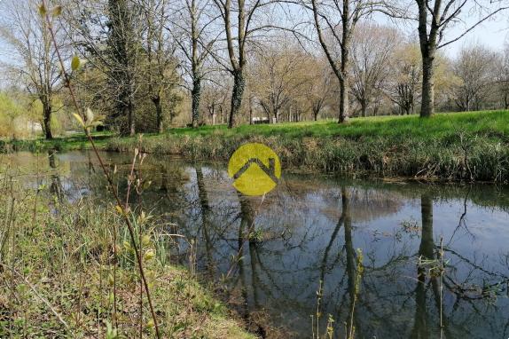 Immeuble dans Bourg 9km La Cha