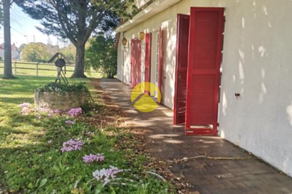 Fermette / Longere  jusqu'à 1 Ha Puy guillaume, 8 pièces à vendre