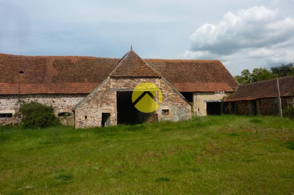 CORPS DE FERME SUR 8984 M2