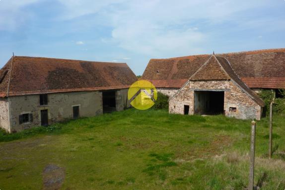 CORPS DE FERME SUR 8984 M2