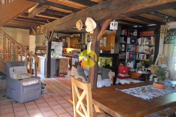 CHARMANTE PROPRIETE SUR 1 HA