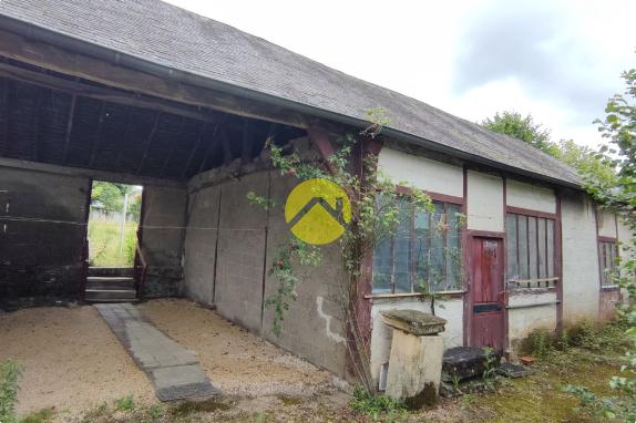 MAISON CTRE VILLE AVEC TERRAIN