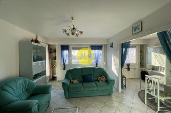 APPARTEMENT  AVEC BALCON 