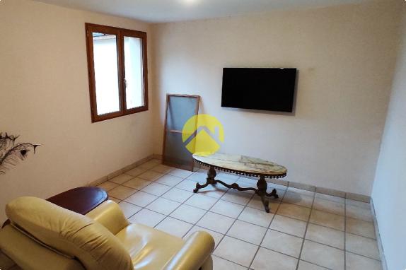 Maison au calme avec étang 
