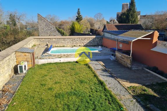 piscine et jardin en ville