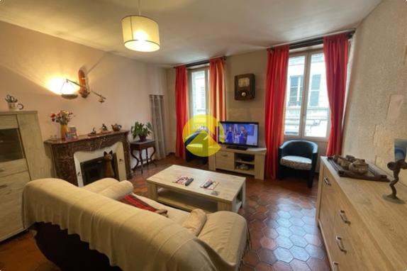 Appartement / Immeuble Puy guillaume, 2 pièces à vendre