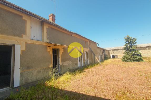 2 MAISONS, GRAND TERRAIN 