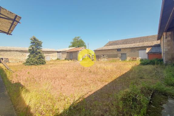 2 MAISONS, GRAND TERRAIN 