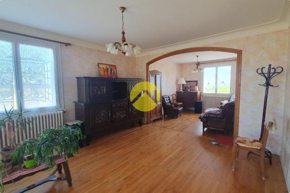 2 MAISONS, GRAND TERRAIN 