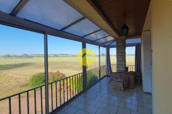 2 MAISONS, GRAND TERRAIN 