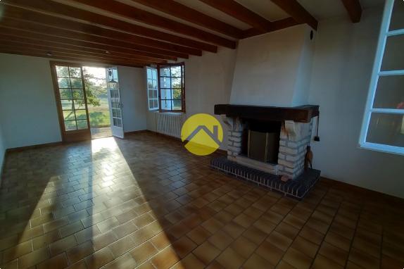 Pavillon  avec 4230 m² .