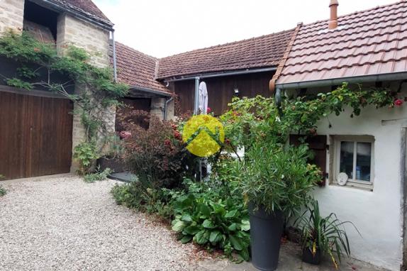 MAISON AVEC DÉPENDANCES