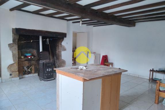 Maison sur 5860 m² de terrain