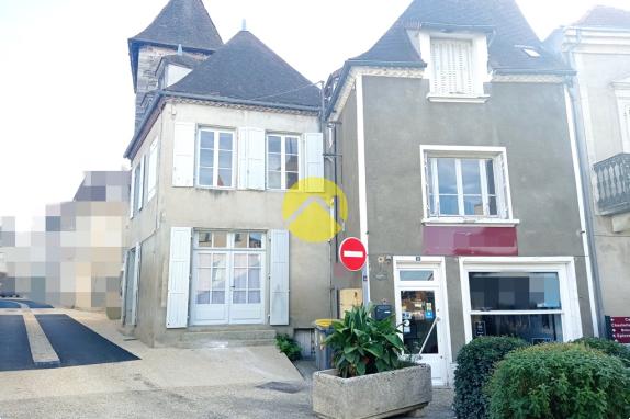 Appartement / Immeuble Chantelle, 7 pièces à vendre