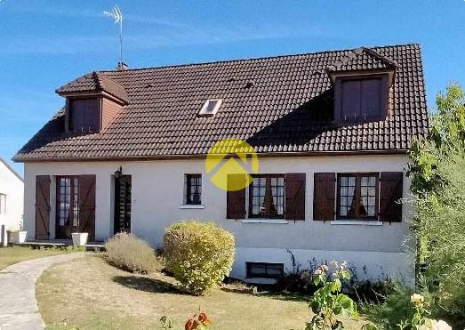 Maison / Pavillon Trouy, 10 pièces à louer