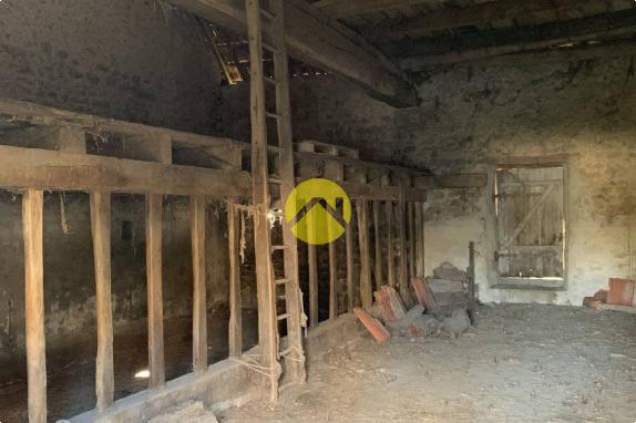 1 maison et 2 granges 