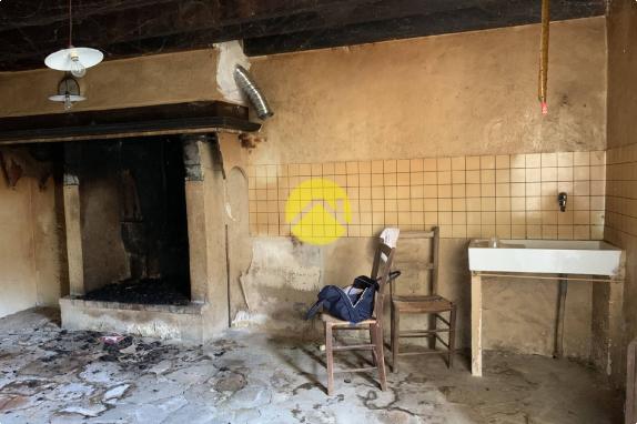 1 maison et 2 granges 