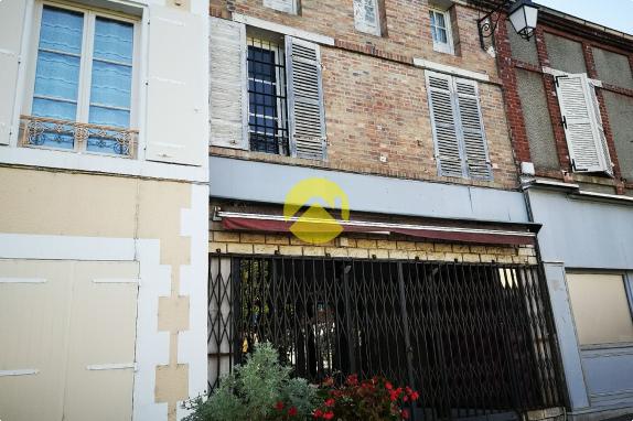 Immeuble avec boutique