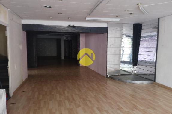 Immeuble avec boutique