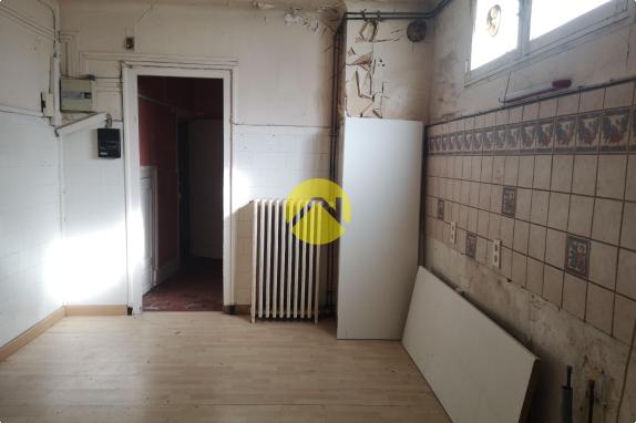 Immeuble avec boutique