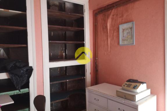 Immeuble avec boutique