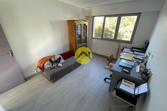 APPARTEMENT EN TRES BON ETAT