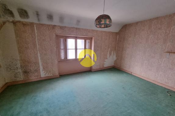 MAISON AVEC 700 M DE TERRAIN