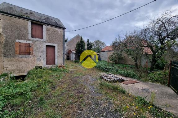 MAISON AVEC 700 M DE TERRAIN