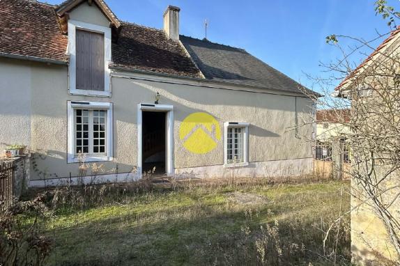 Maison proche du village et terrain