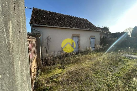 Maison proche du village et terrain