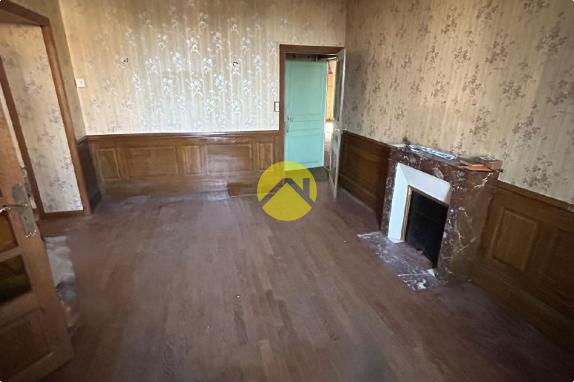 Maison proche du village et terrain