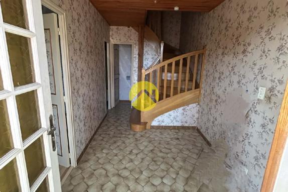 Maison proche du village et terrain