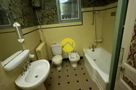 Maison proche du village et terrain