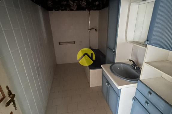 Maison proche du village et terrain