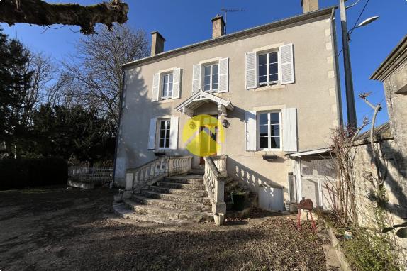 Maison / Pavillon Issoudun, 14 pièces à vendre