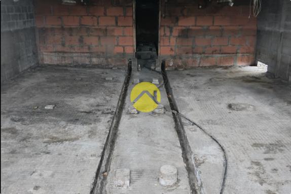 Bâtiments 1360m2  à côté de D1