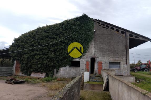 Bâtiments 1360m2  à côté de D1