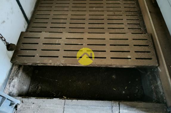 Bâtiments 1360m2  à côté de D1