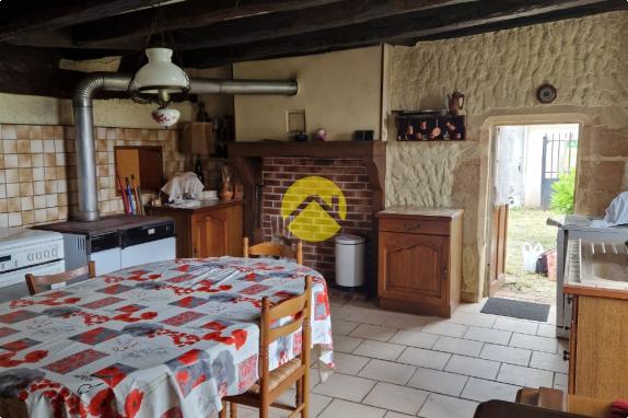 MAISON ET GRANGE ATTENANTE