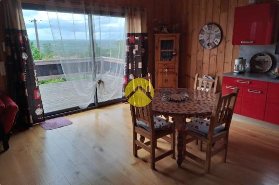 Grande maison en bois