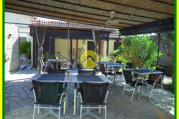 RESTAURANT BAR AVEC HABITATION