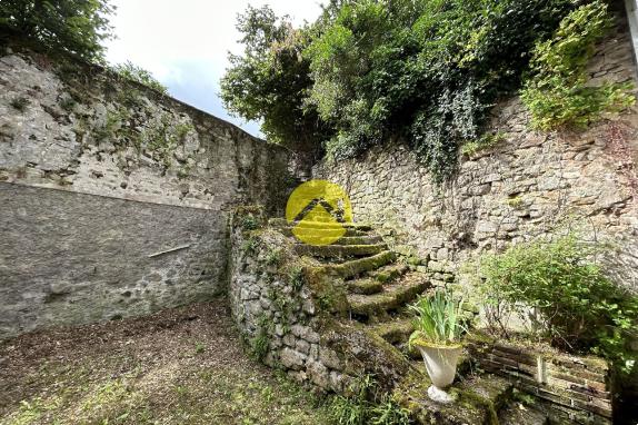 CHARMANTE MAISON DE BOURG