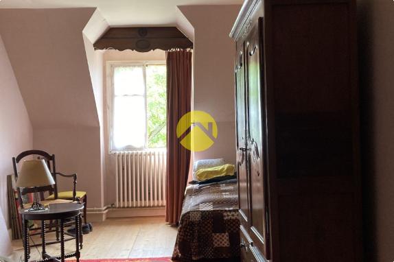 LONGERE  DE 100 m²