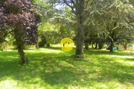 PAVILLON EN BORD DE CANAL