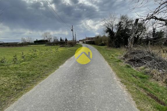 Beau terrain de loisirs plat