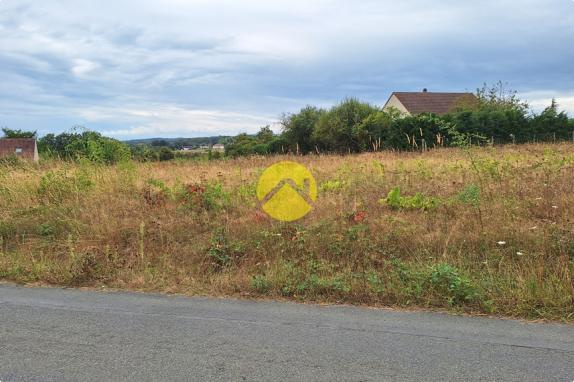 TERRAIN DE 2870 M²