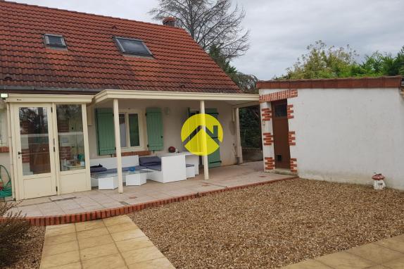 Maison / Pavillon Saint amand montrond, 6 pièces à vendre